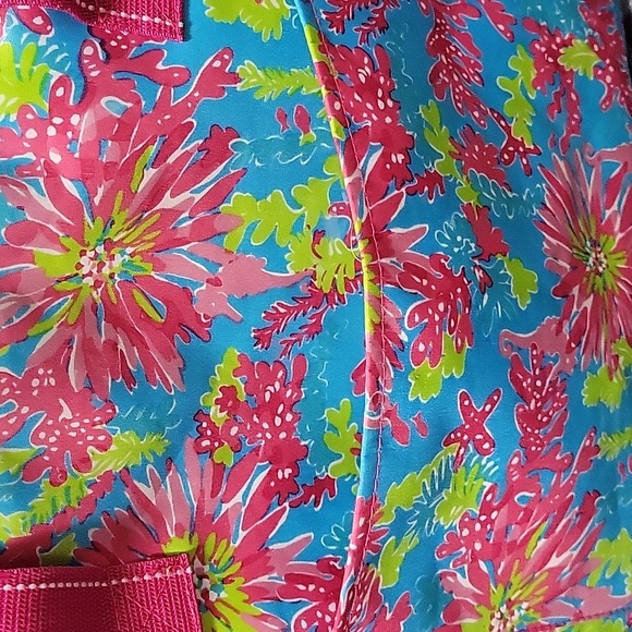 Lilly Pulitzer Insulated Travel Bag - Picture 5 of 5